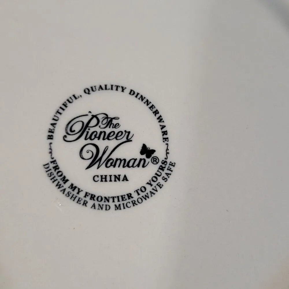 The Pioneer Woman Green Floral Scalloped Salad Plate 8 3/4
